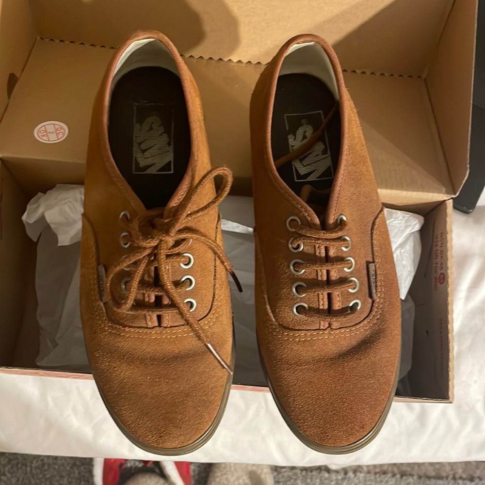 Authentic low pro vans suede brown or dark khaki colored